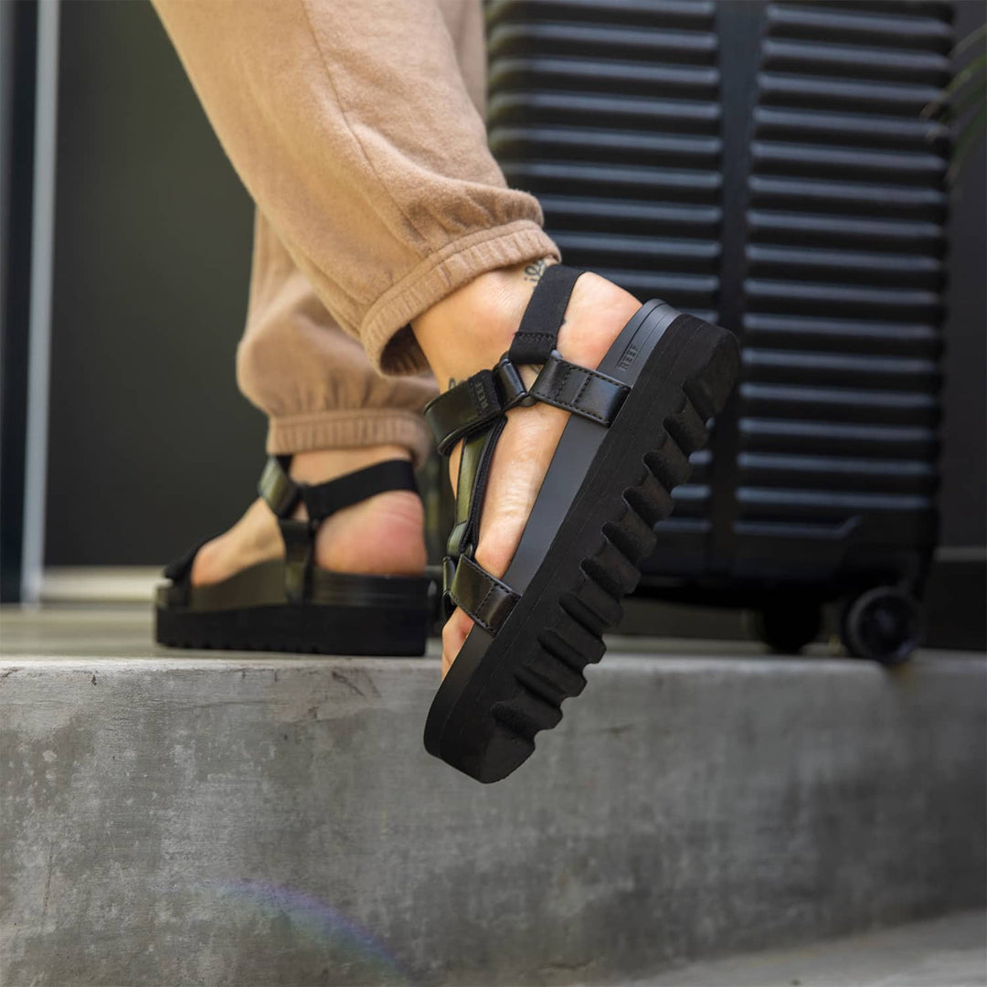 Reef Cushion Rem Hi Coco Black 1