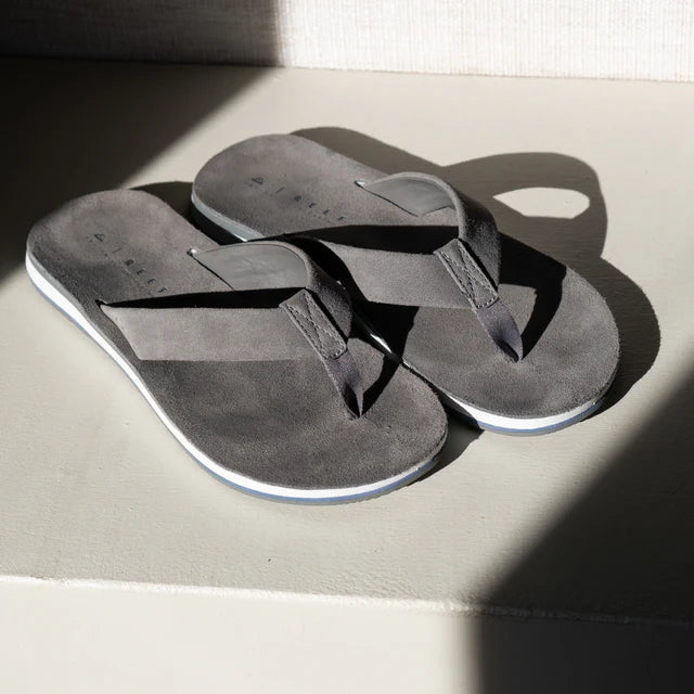 Reef Ojai Classic Grey Suede thumbnail 1