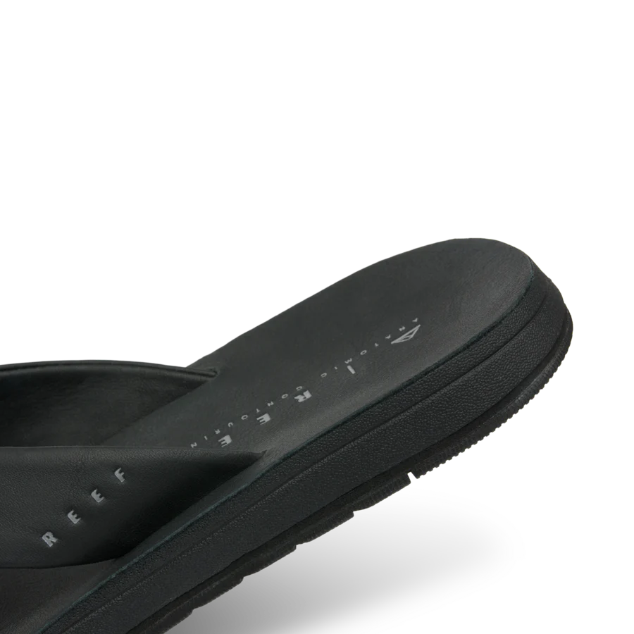 Reef Ojai Classic Black Suede 6