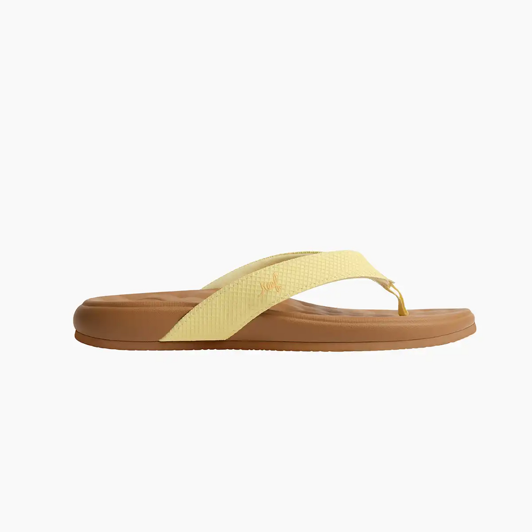 Reef Cushion Harmony Pale Banana