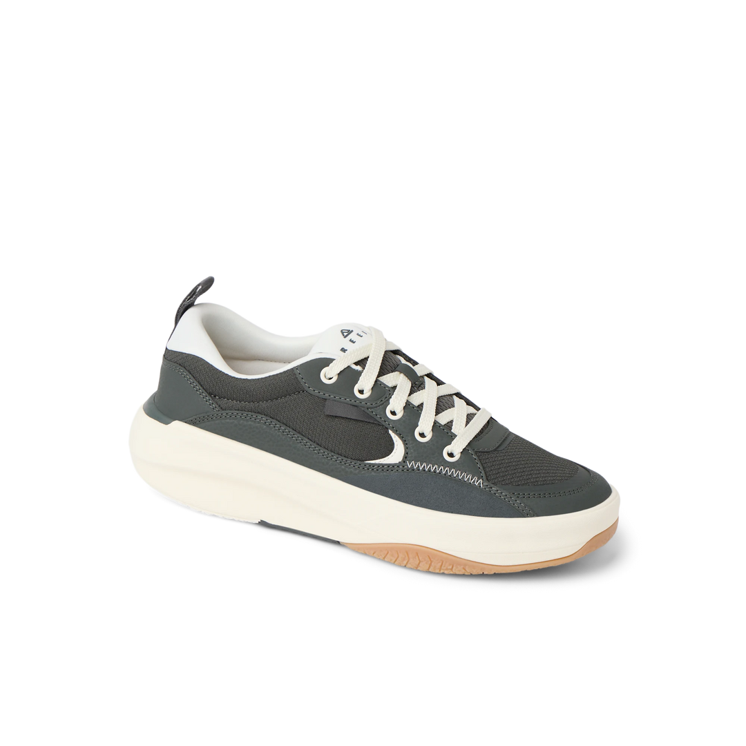 Reef Fanning Black White Gum 2