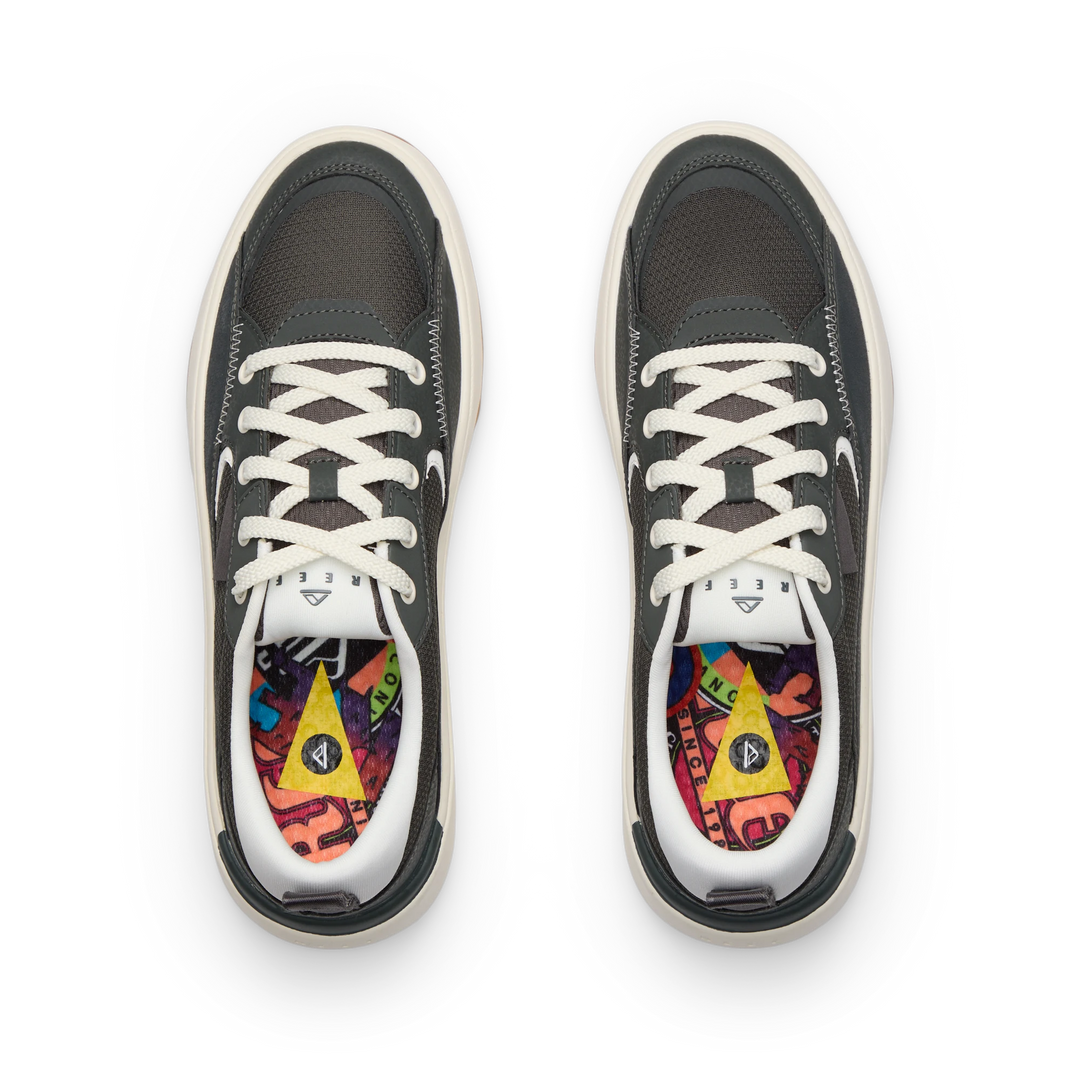 Reef Fanning Black White Gum 1